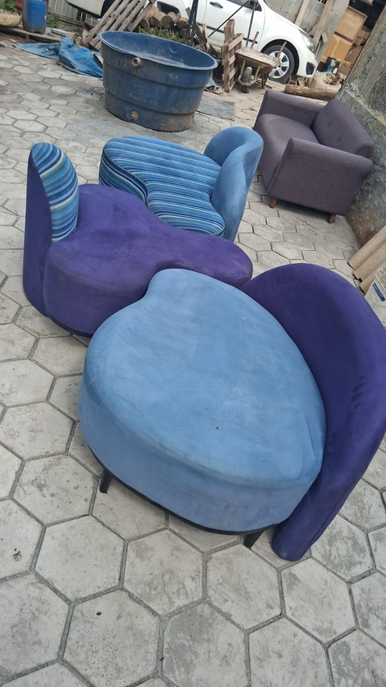 Sofá Azul e Roxo de 3 partes