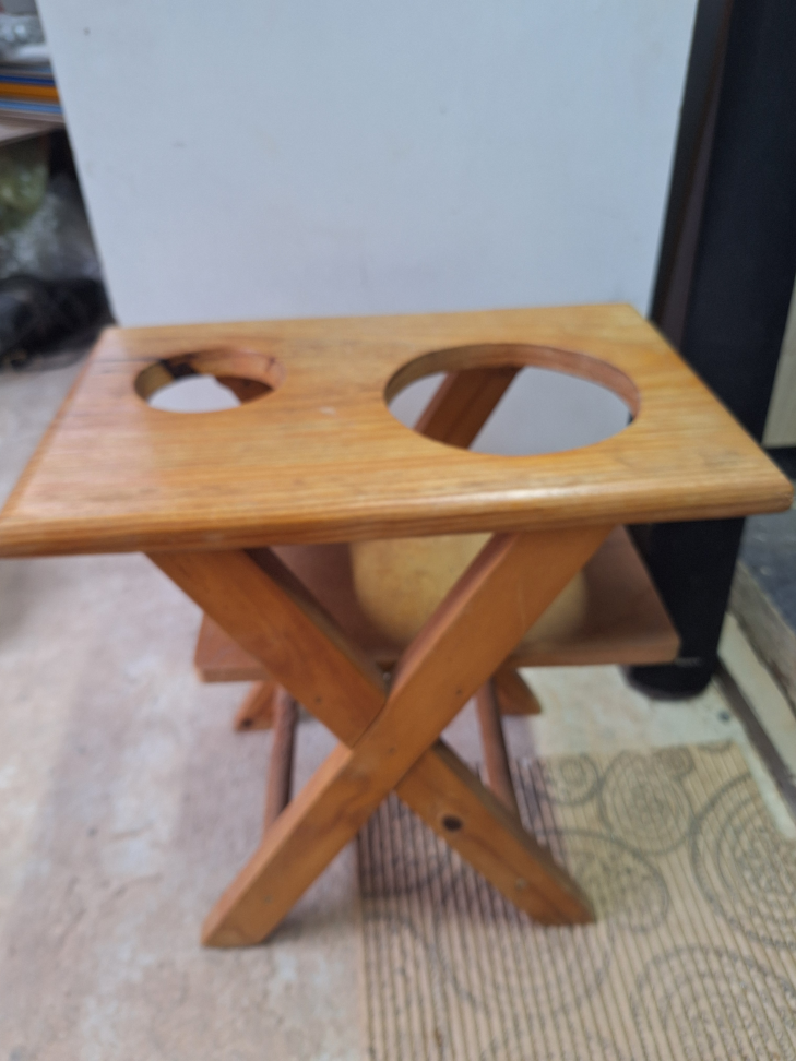 Mesinha para cuia e garrafa térmica