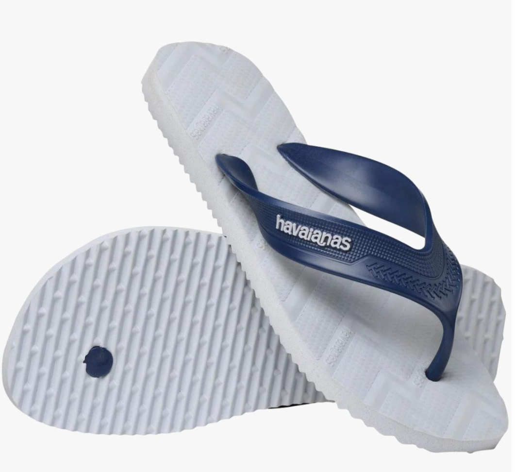 Havaianas Track Waves