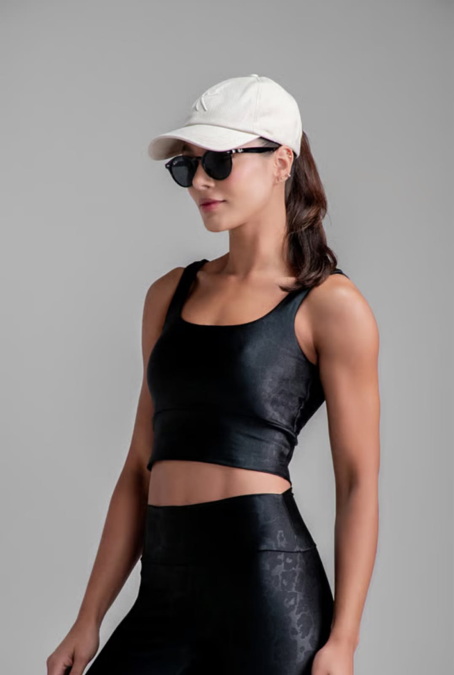 Top Larulp preto estampa onça