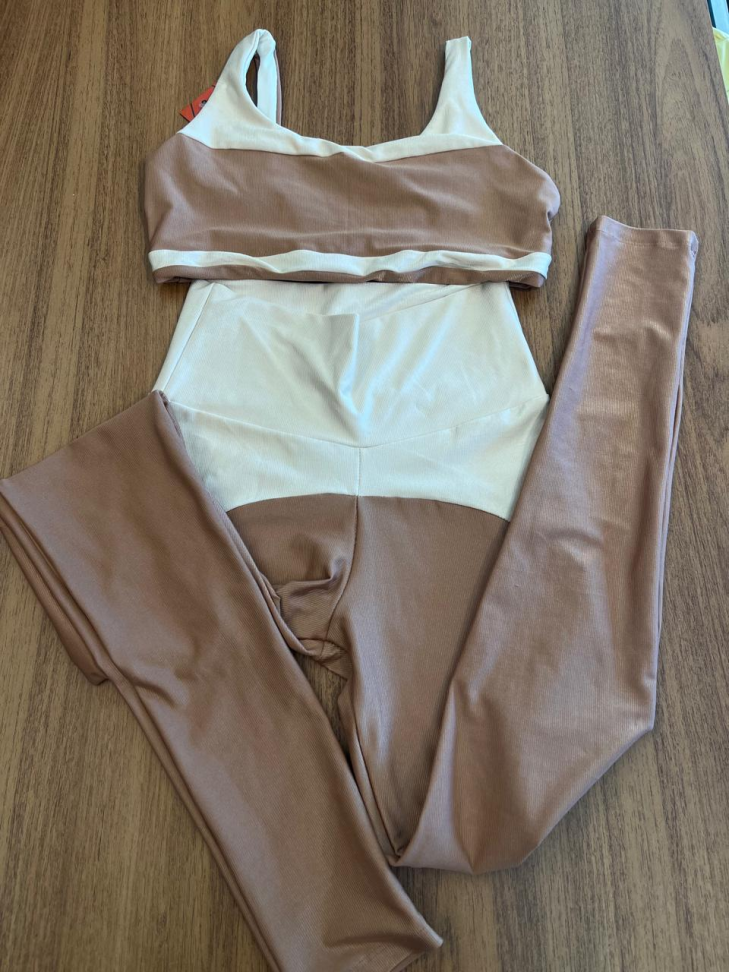 Conjunto Ânnima, bege com Branco