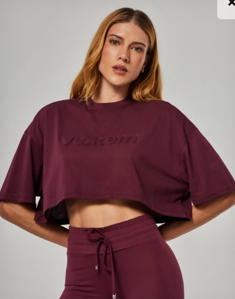 Camiseta Croped Vestem bordo
