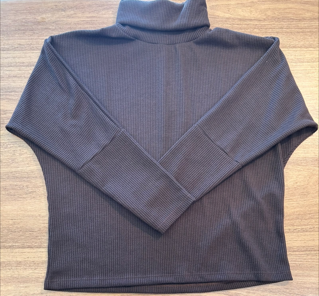 Blusa Gola Boba Livin marrom