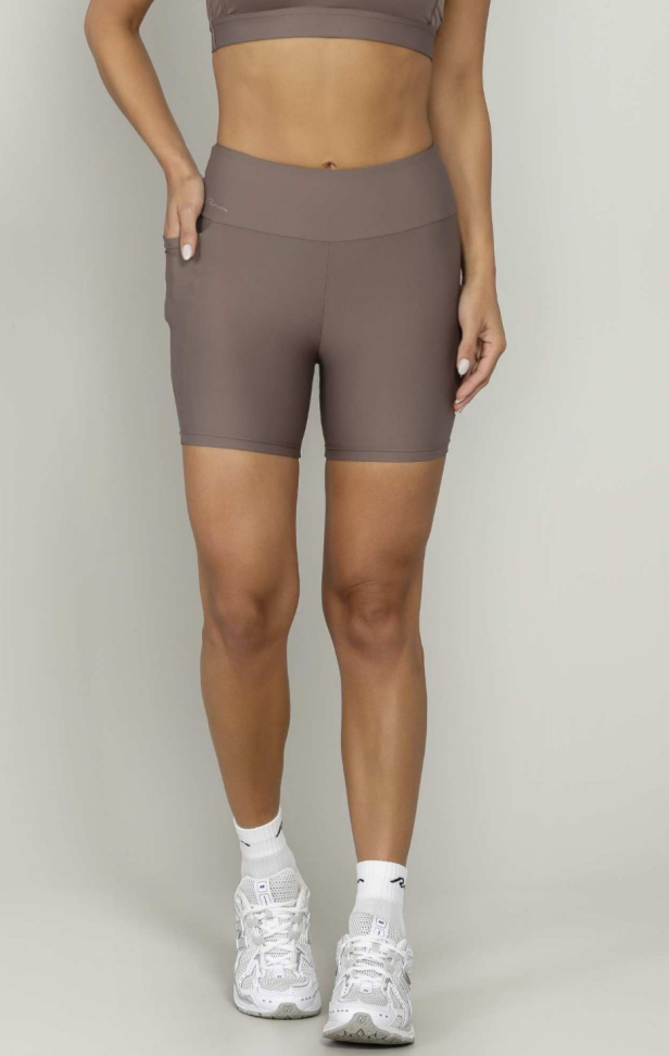Bermuda com bolso Run More marrom