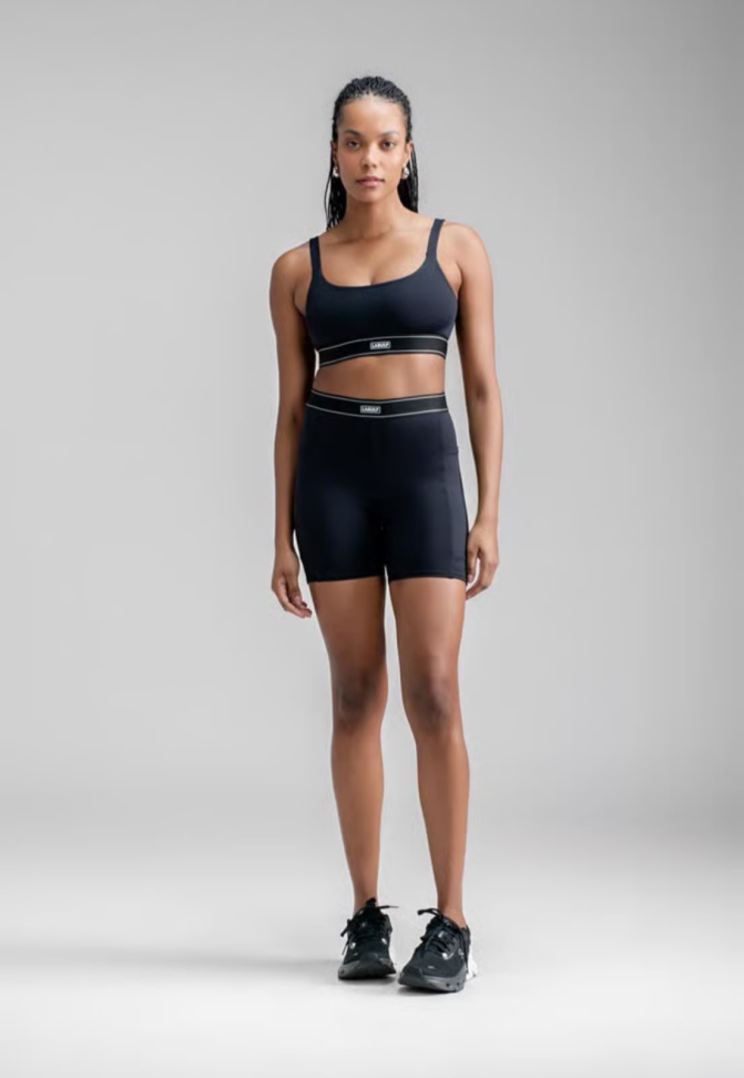 Short Leni Larulp preto
