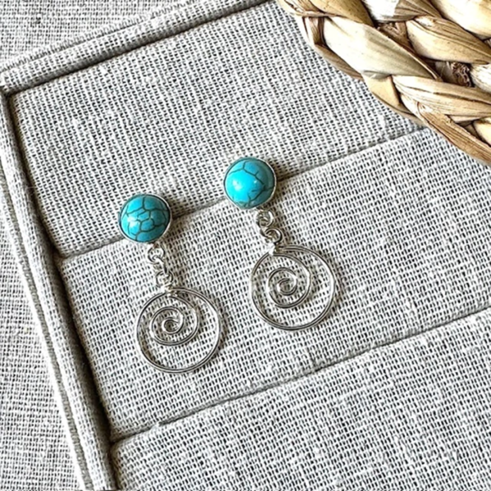 Brinco Turquesa Caracol