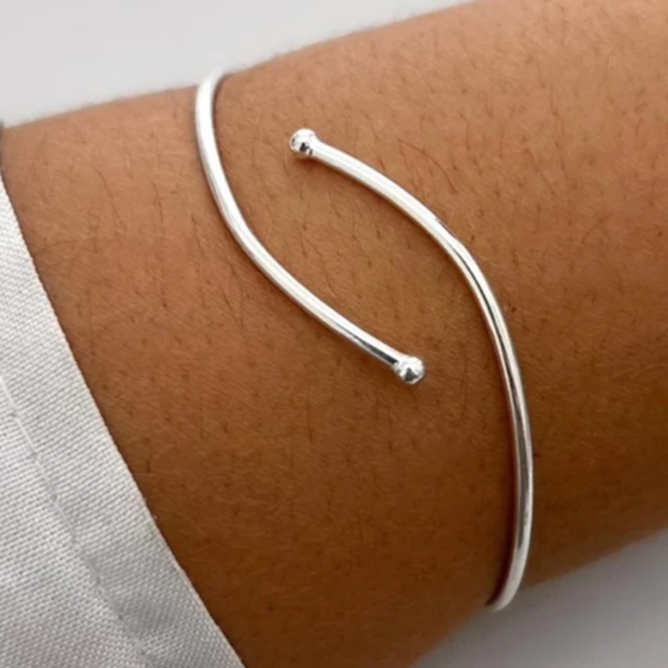 Bracelete fino bolinhas