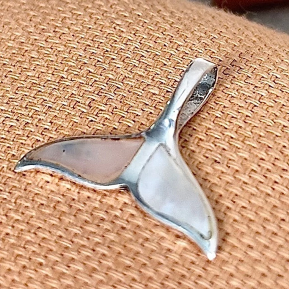 Pingente Rabo de Baleia Madrepérola