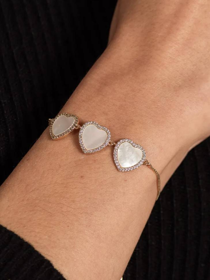 Pulseira corações madrepérola