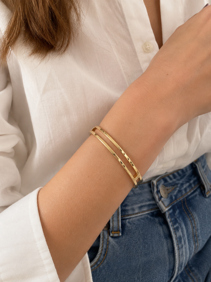 Bracelete liso vazado