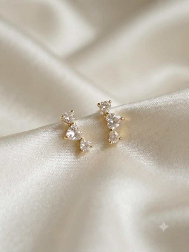 Brinco ear cuff zircônia coração
