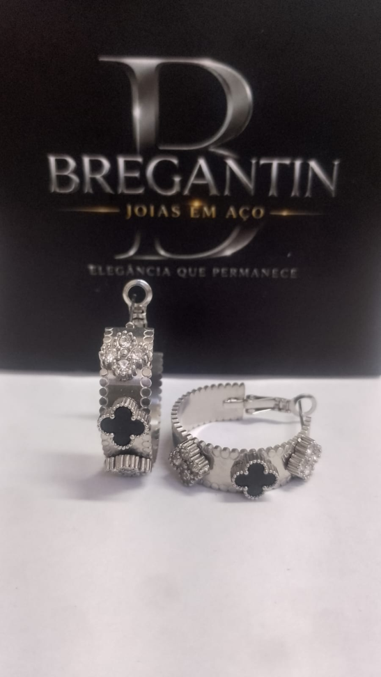 Brinco Argola Trevo Preto Zirconia