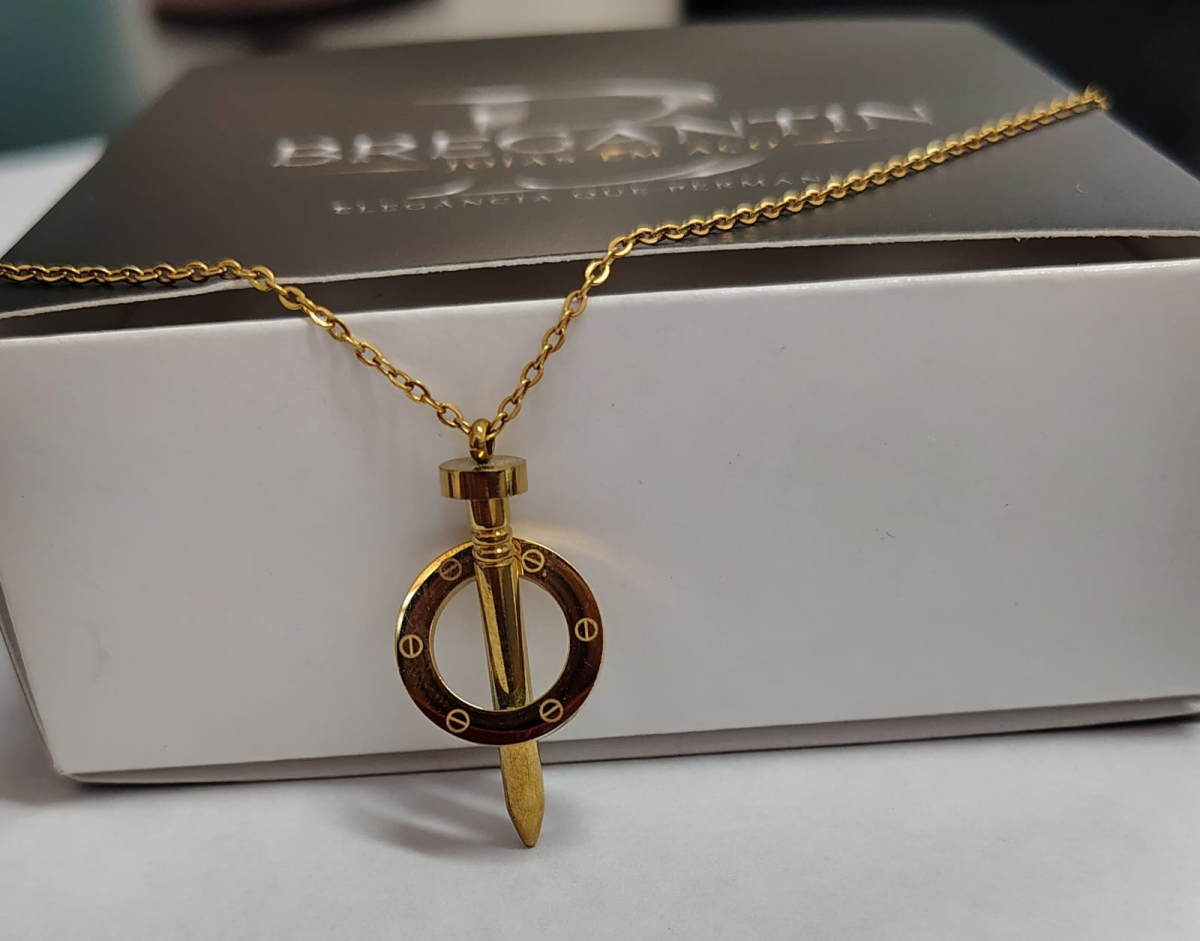 Colar Pingente Prego Dourado