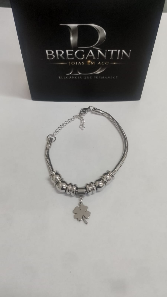 Pulseira Berloques Trevo
