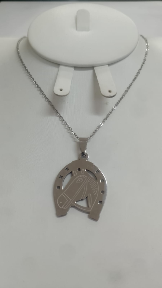 Colar Ferradura com Cavalo