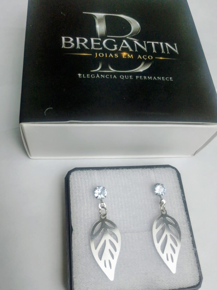 BRINCO FOLHA COM ZIRCONIA