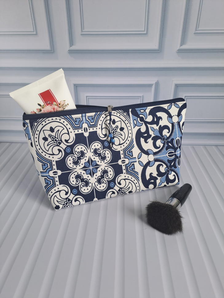 Necessaire triangulo