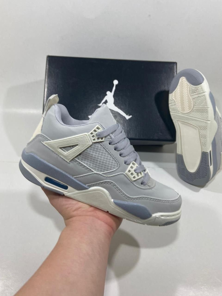 Air Jordan 4 Retro