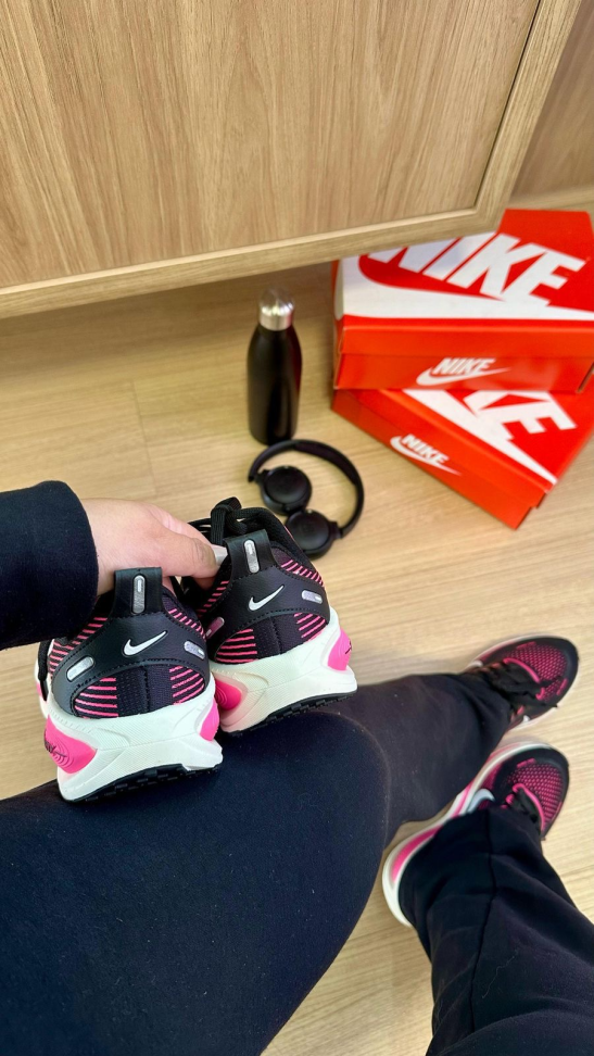 Nike Air Vomero 18