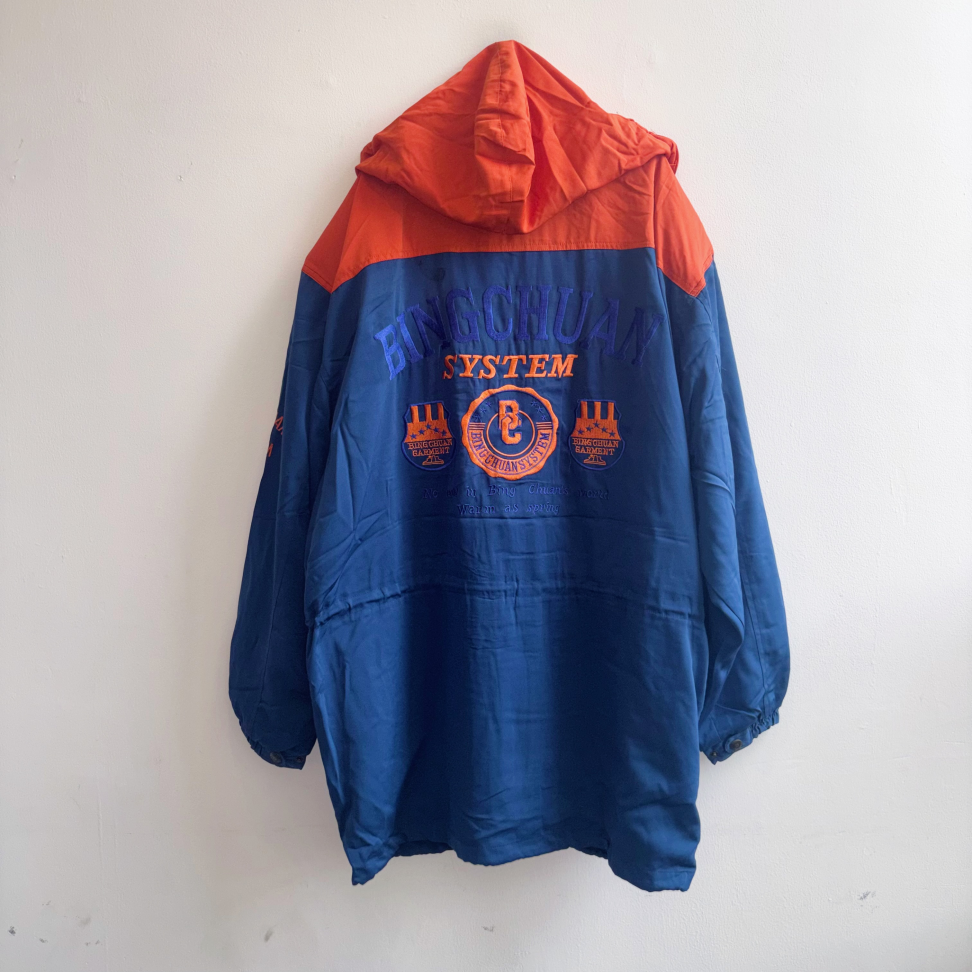 jaqueta vintage azul e laranja