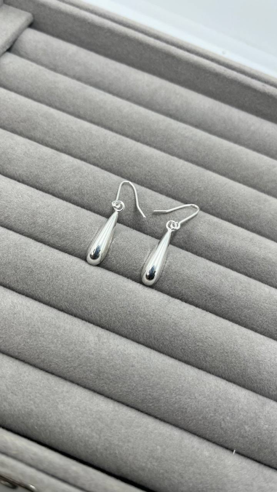 Brinco gota pendurada