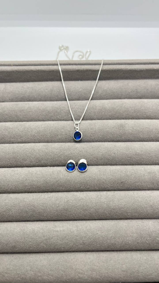 Conjunto ponto de luz redondo azul colar + brinco