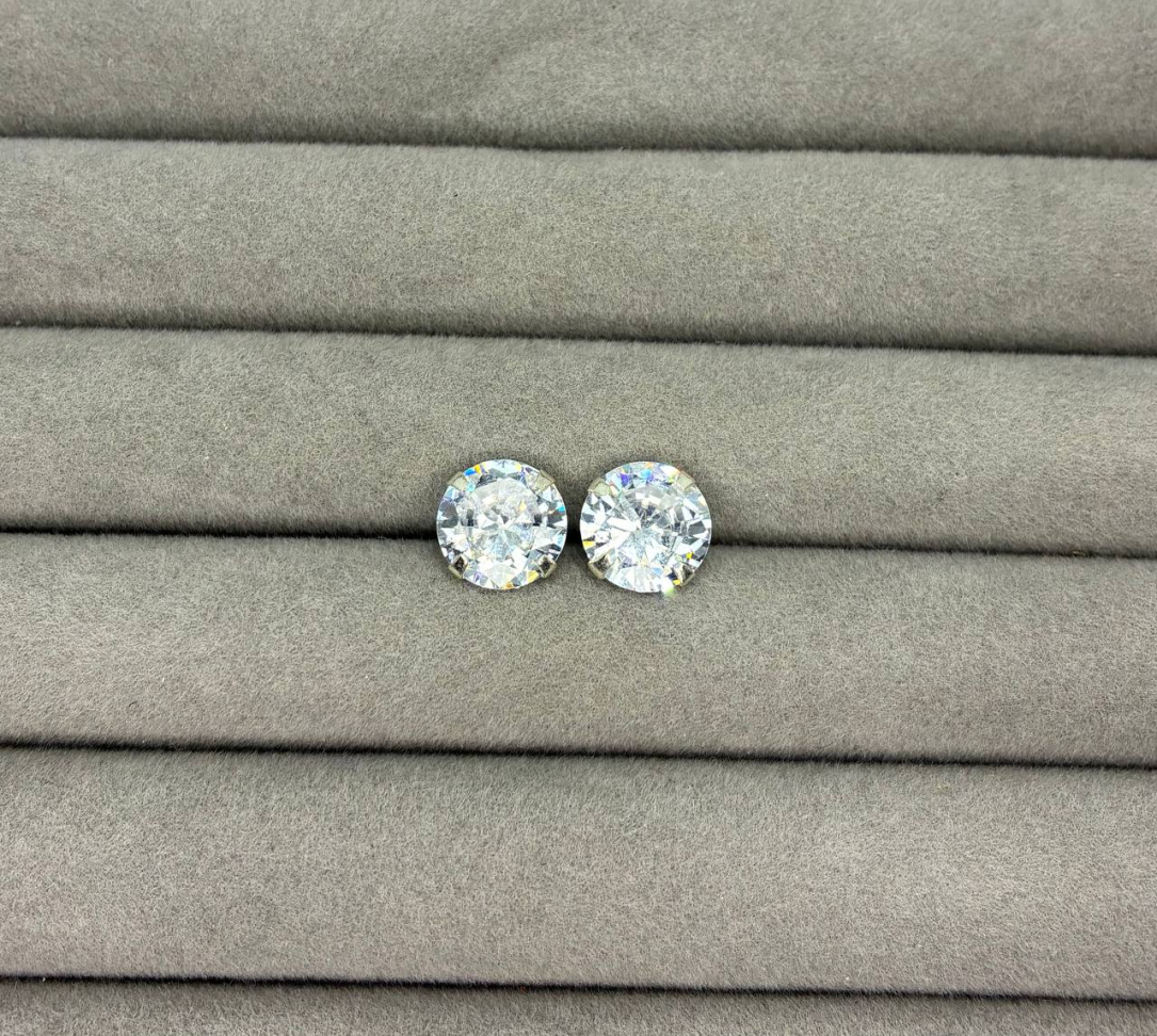 Brinco Crystal 10mm