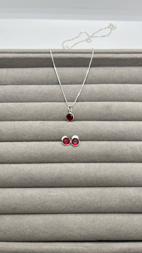 Conjunto Ponto de Luz Redondo Vermelho colar + brinco