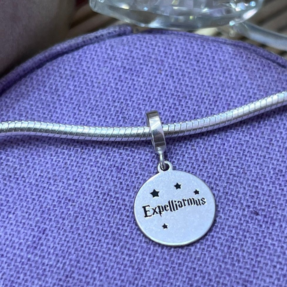 Berloque Medalha Expelliarmus