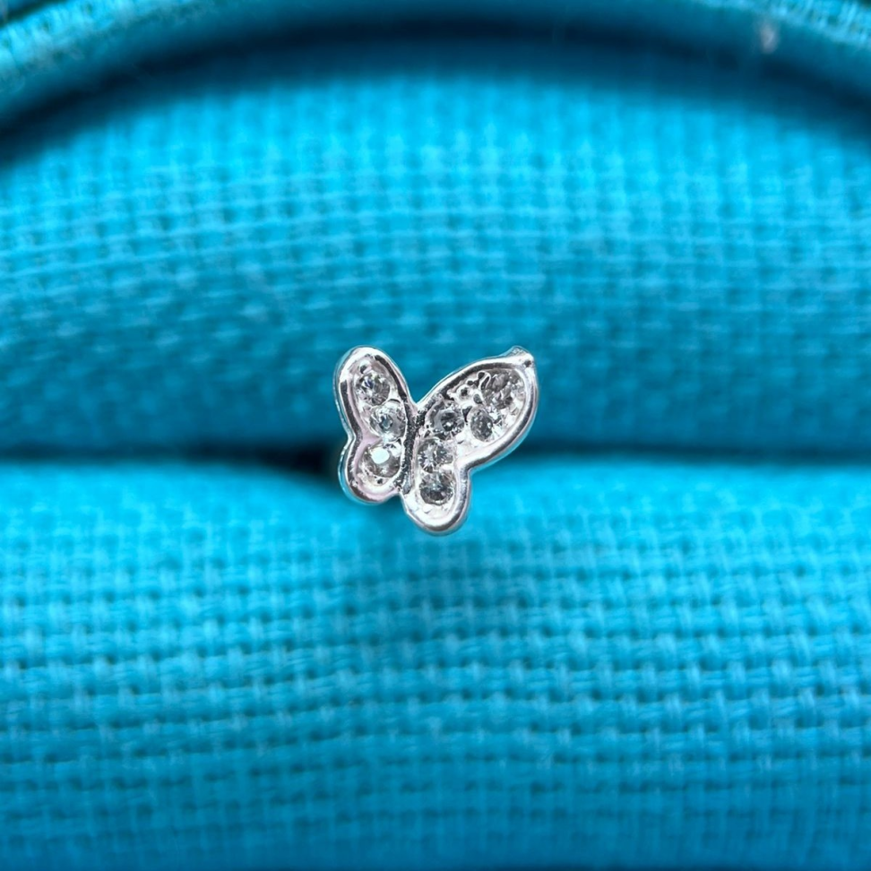 Piercing Labret Borboleta Cravejada com Asas Desiguais