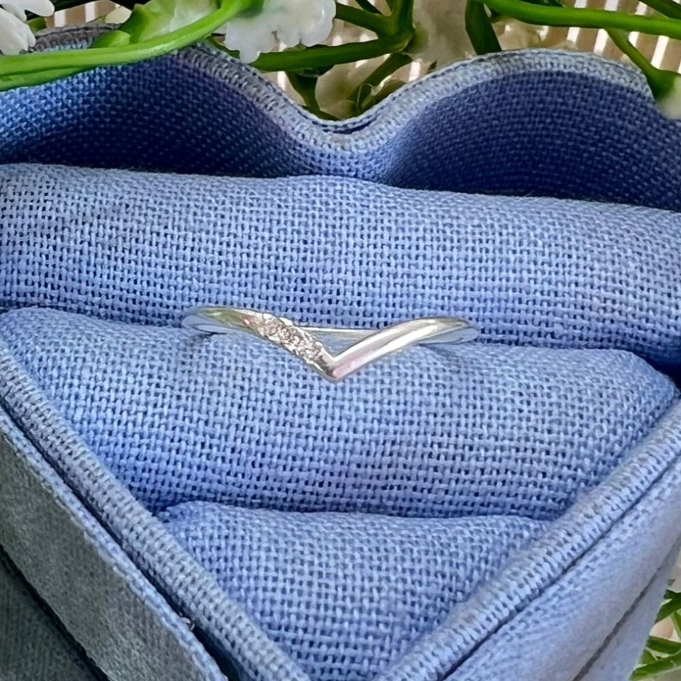 Anel V 3 Zircônias