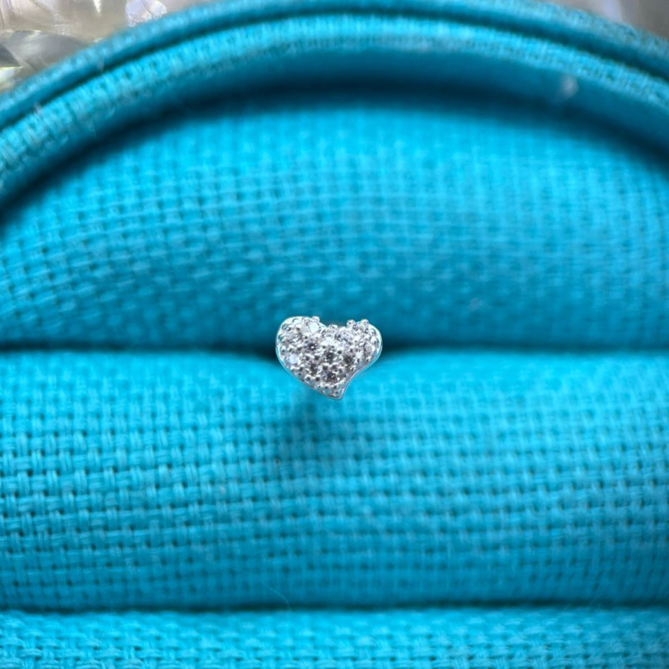Piercing Labret Mini Coração Cravejado em prata 925