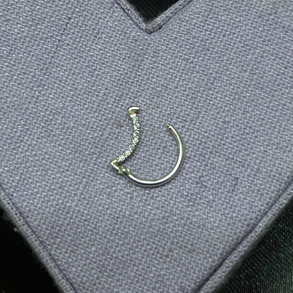 Piercing Lua Cravejada em prata 925