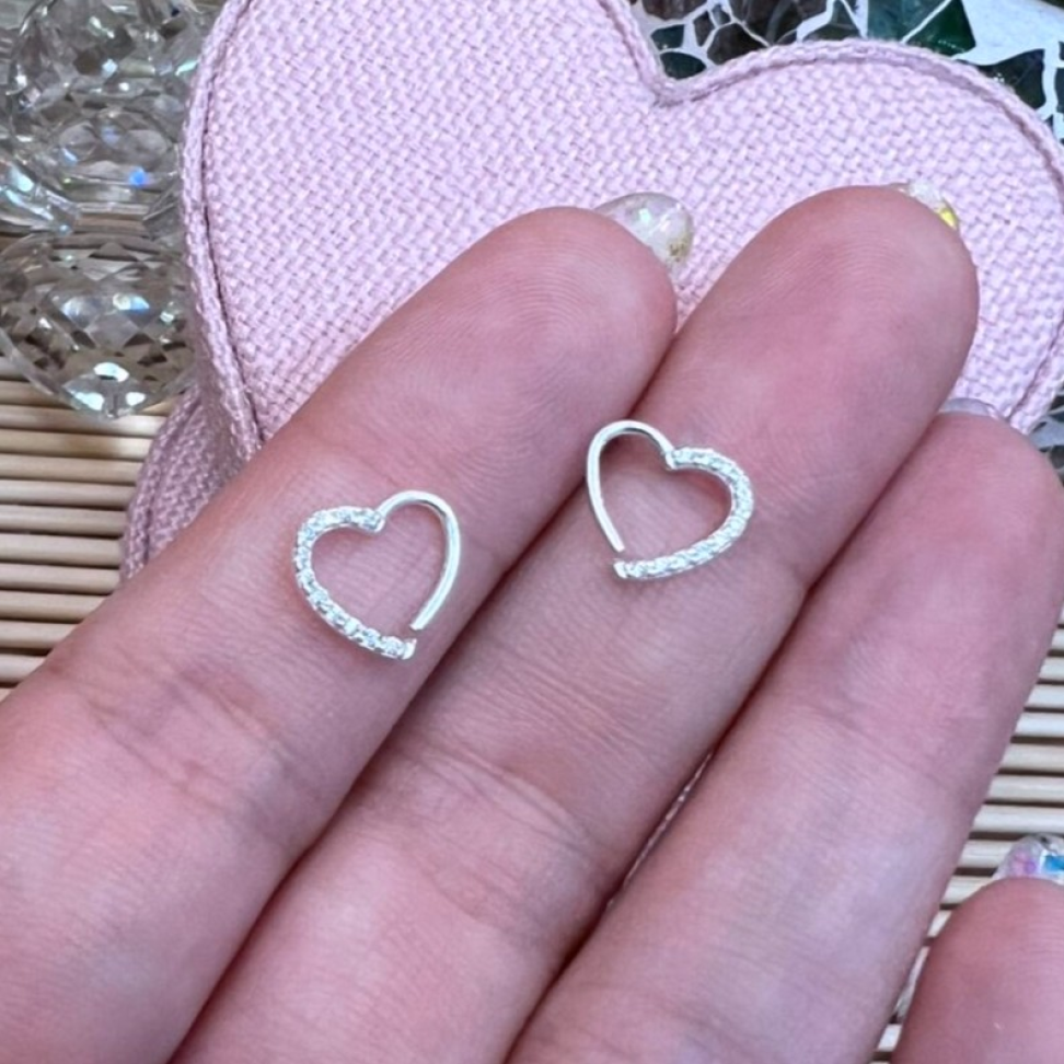 Piercing Formato Coração Metade Cravejado em prata 925