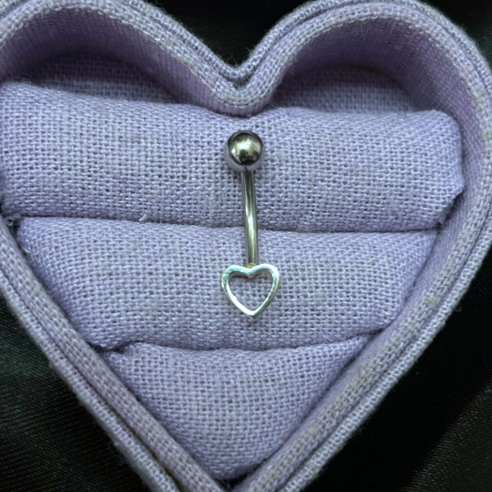 Piercing de Umbigo Coração Vazado