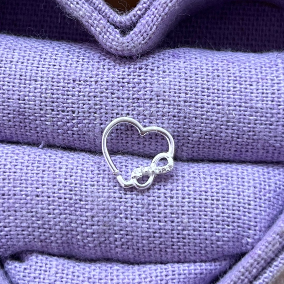 Piercing Formato Coração com Infinito Cravejado em prata 925