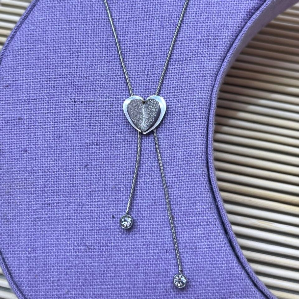 Choker Estilo Gravata com Coração Jateado em Aço Inox - 40cm + 5cm extensor