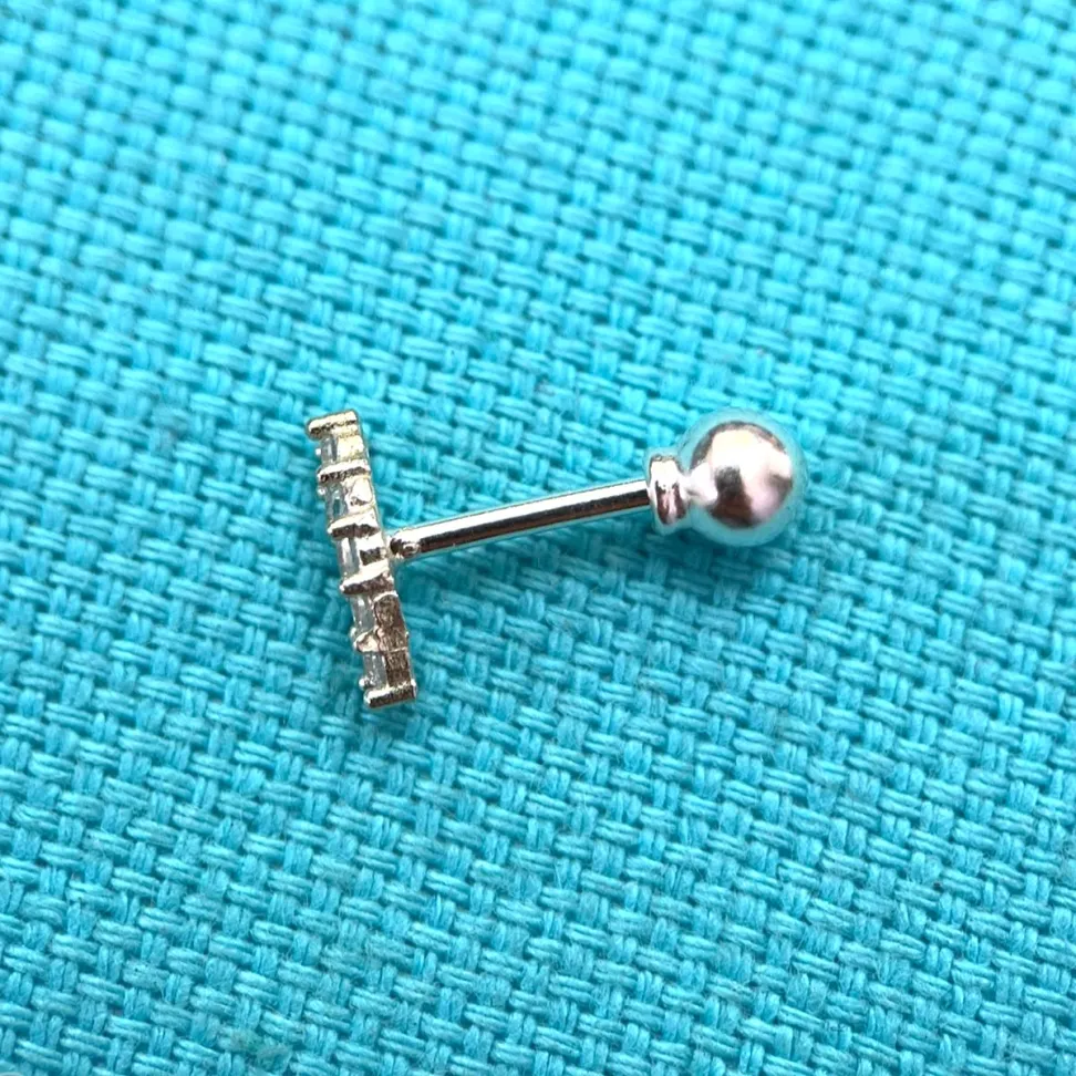 Piercing Labret Meia Lua Cravejado Mini
