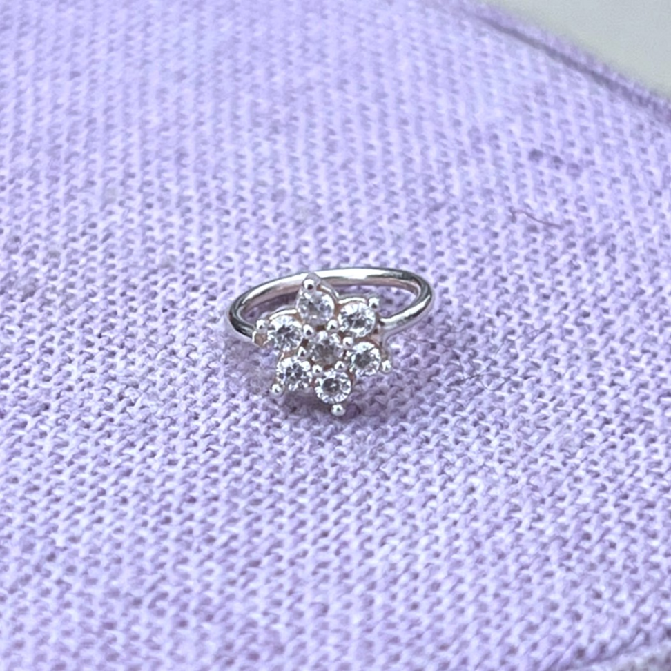 Piercing Argola Flor Cravejada