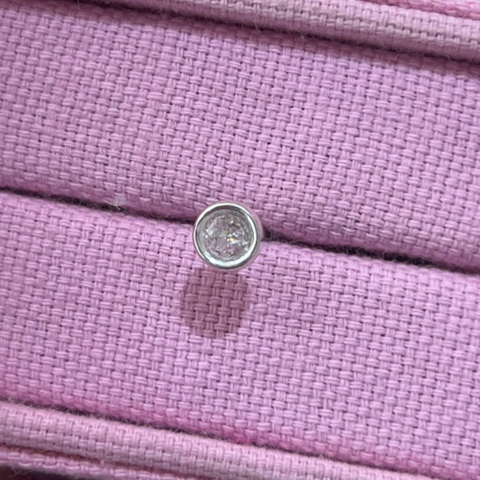 Piercing Labret Ponto de Luz Embutido 5mm