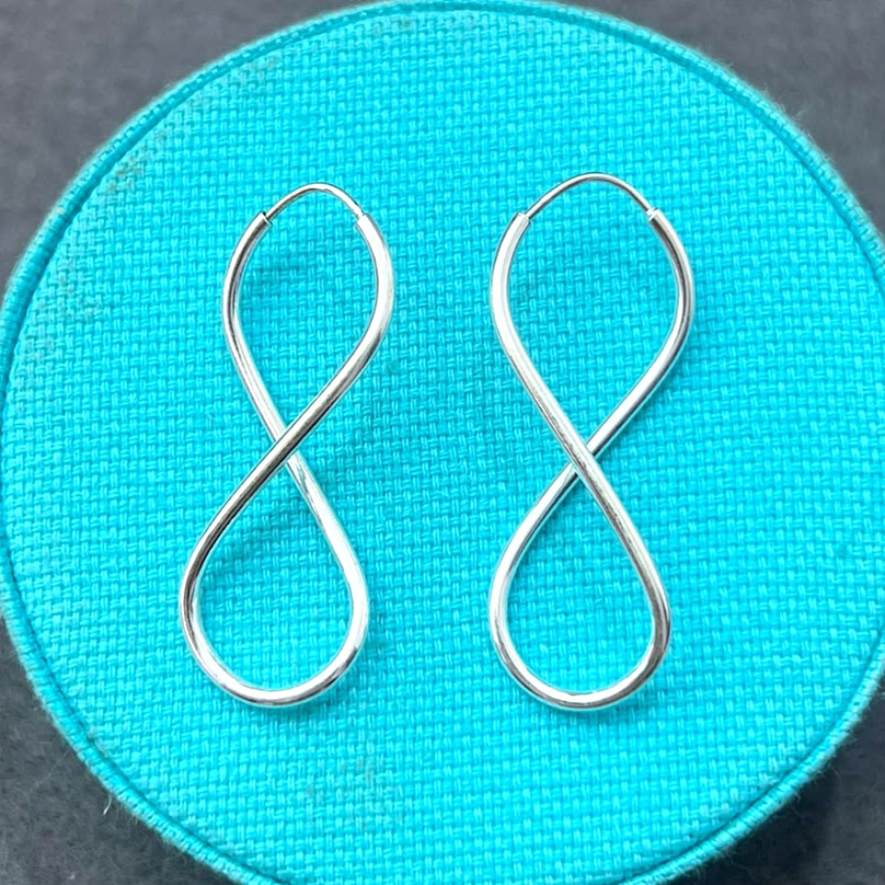Argola Infinito Fio Redondo - 37mm x 14mm