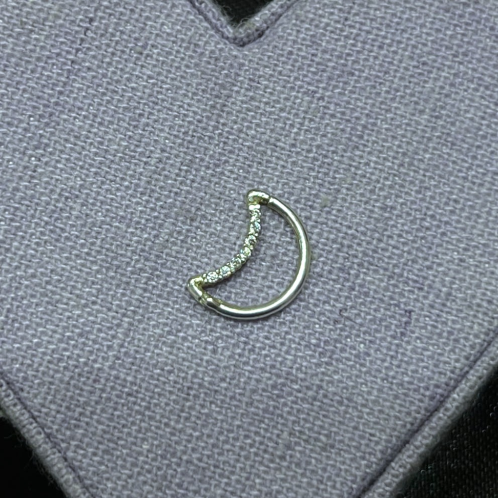 Piercing Lua Cravejada em prata 925