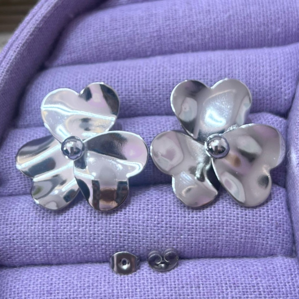 Brinco Flor Orgânica 28mmem Aço Inox