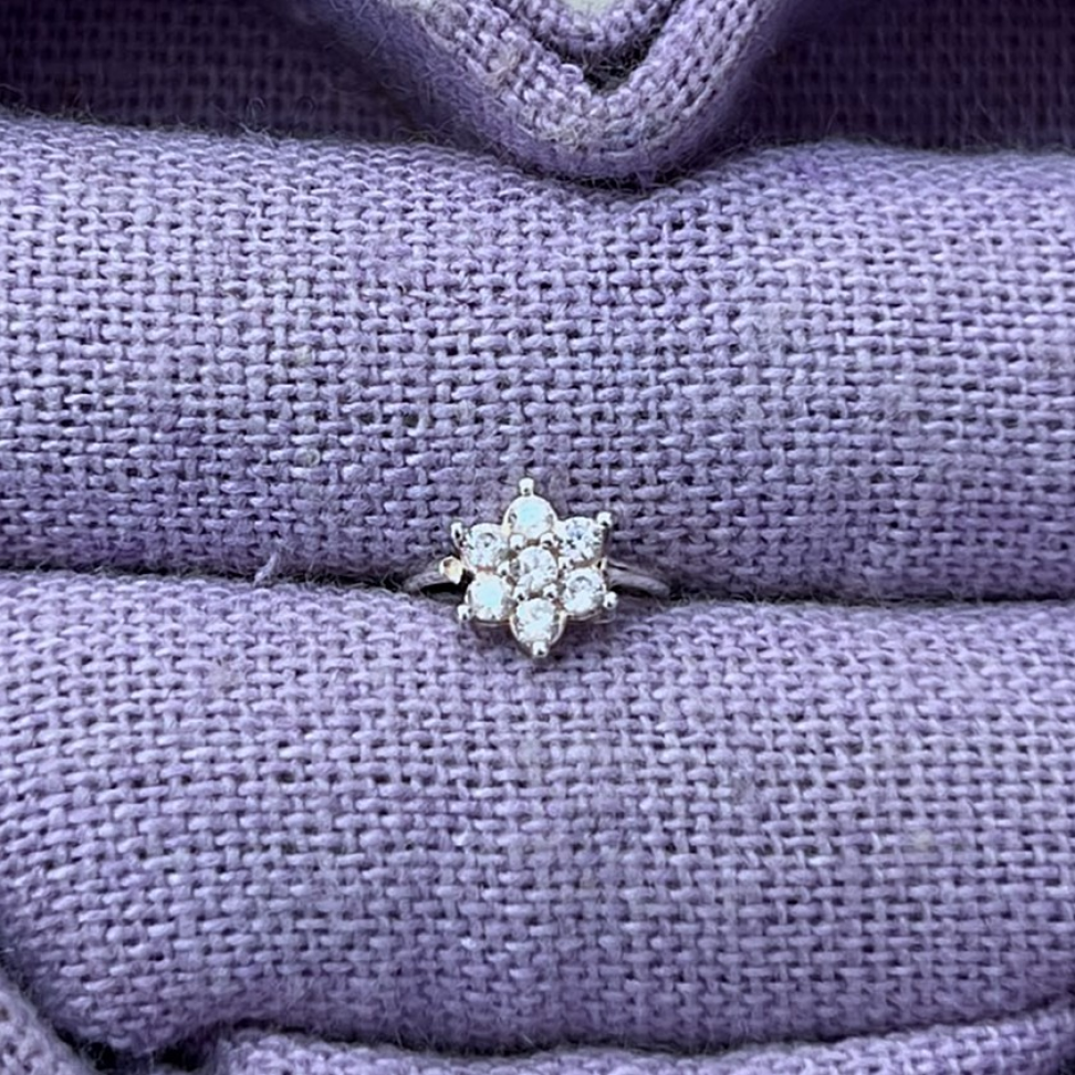 Piercing Argola Flor Cravejada