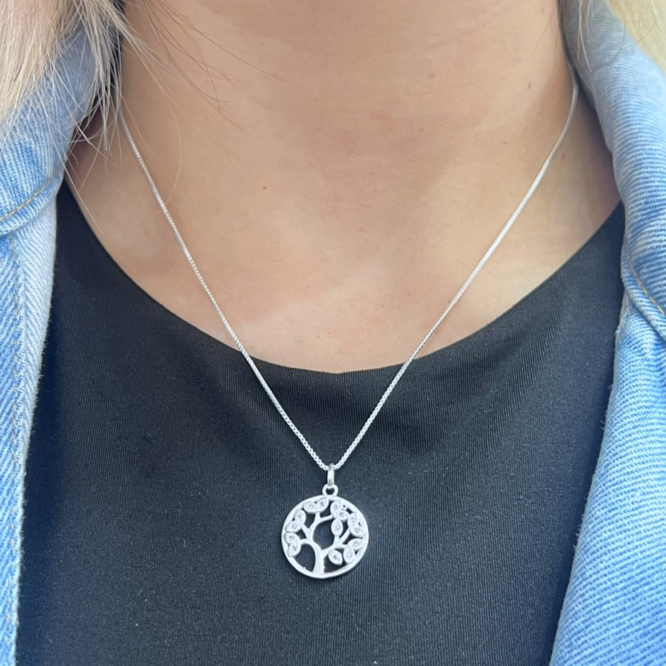 Pingente Árvore da Vida com Folhas Cravejadas
