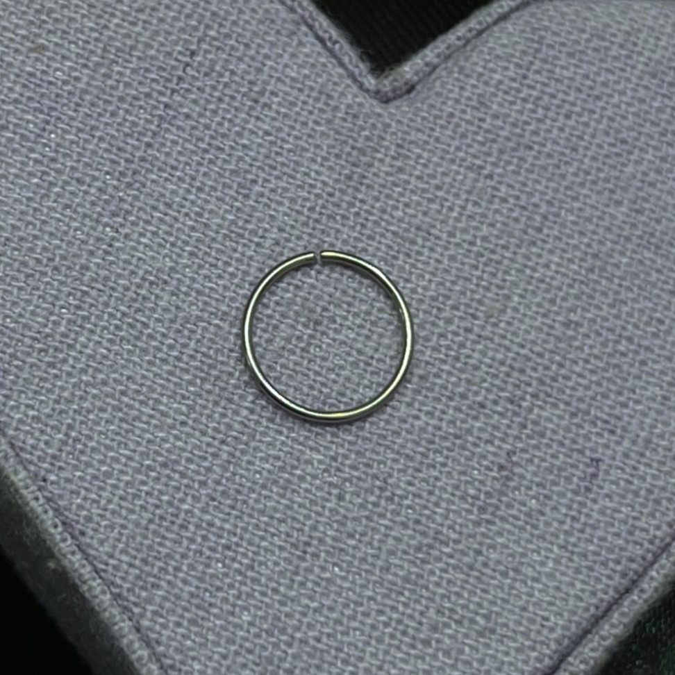 Piercing Argola Nariz em Titânio 8mm