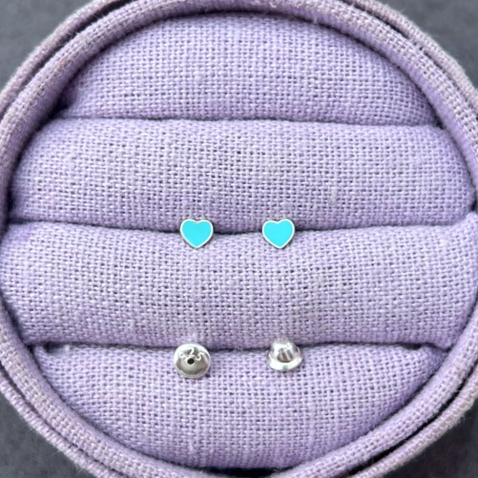 Brinco Baby Coração Resinado Turquesa