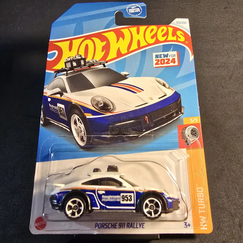 Porsche 911 Rallye - White/Gentian Blue Metallic - 2024