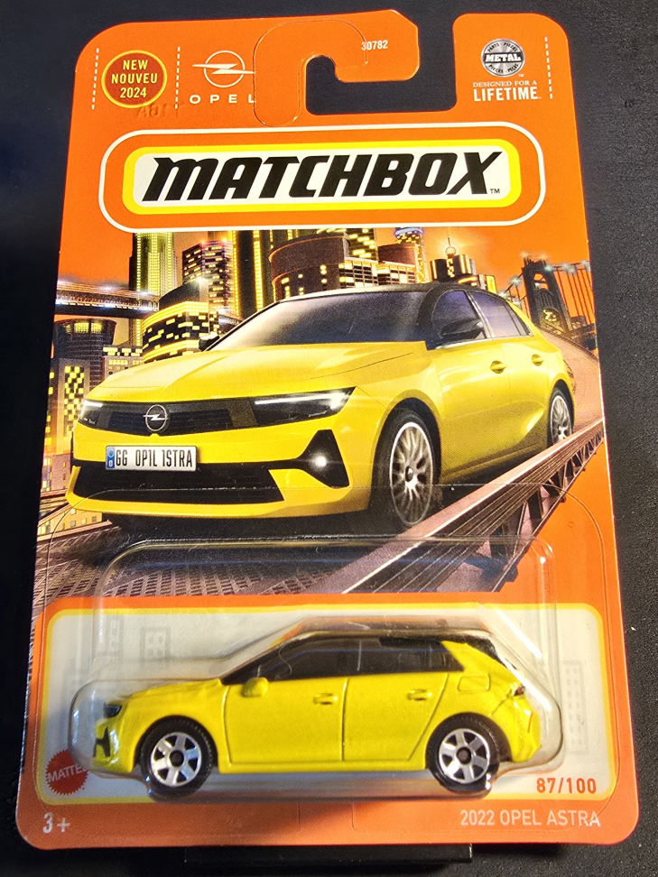 2022 Opel Astra - Amber Yellow Metallic - 2024
