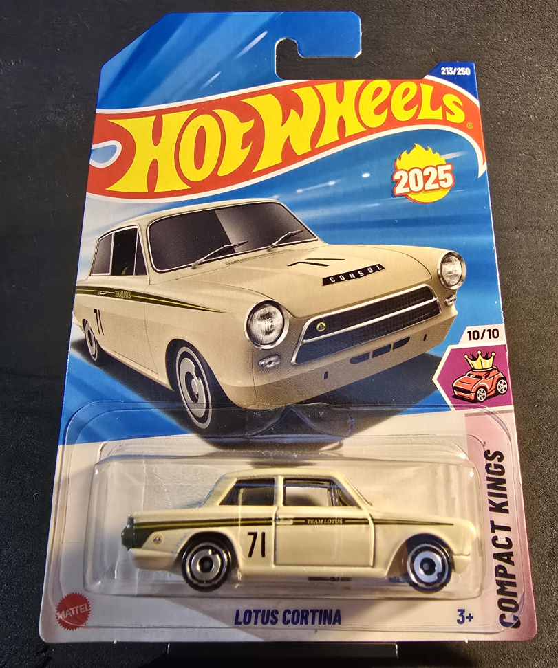 Lotus Cortina - Ivory - 2025